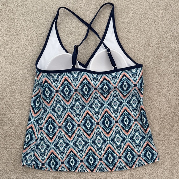 Geometric Patterned Tankini Set - Picture 3 of 8
